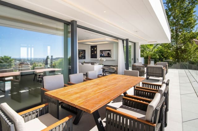 4 sypialnia Willa na sprzedaż w Los Naranjos, Marbella z basenem garażem - 3 250 000 € (Ref: 8222348)