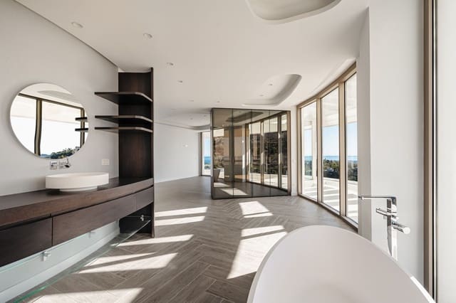 Apartamento de 3 habitaciones en La Quinta, Benahavís en venta con piscina garaje - 3.499.500 € (Ref: 8250105)