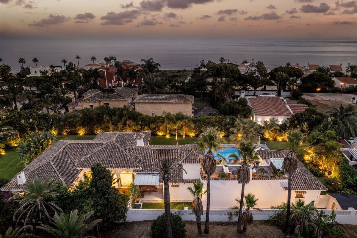 5 soveværelse Villa til salg i Marbella med swimmingpool garage - € 2.880.000 (Ref: 8250108)