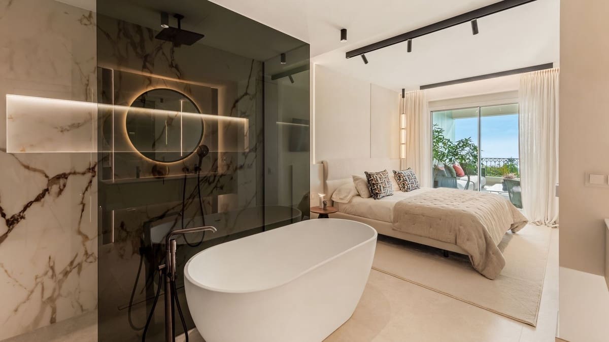 3 bedroom Apartment for sale in Golden Mile with pool garage - € 2,650,000 (Ref: 8250109)