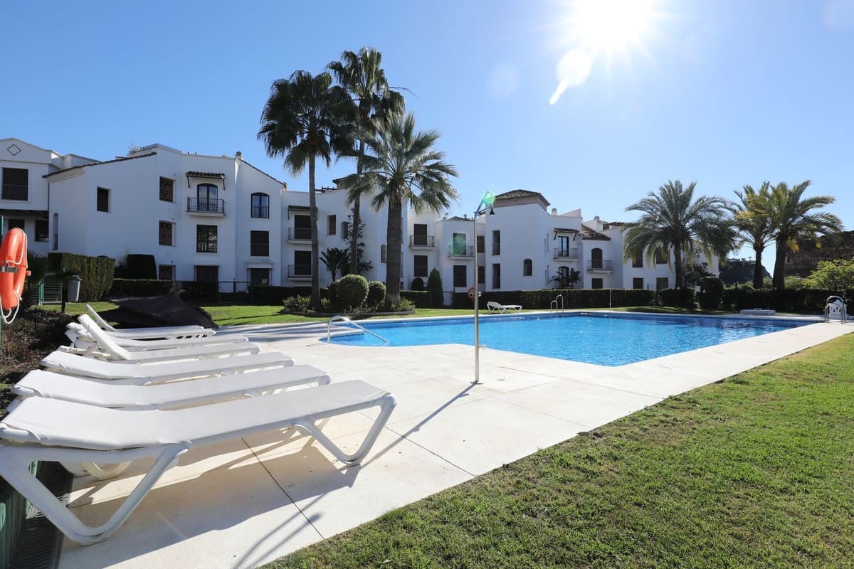 3 soveværelse Lejlighed til salg i Benahavis med swimmingpool garage - € 385.000 (Ref: 8250127)