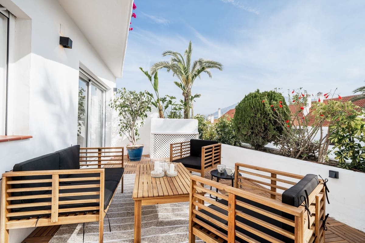 4 sovrum Lägenhet till salu i Nueva Andalucia med pool garage - 725 000 € (Ref: 8290285)