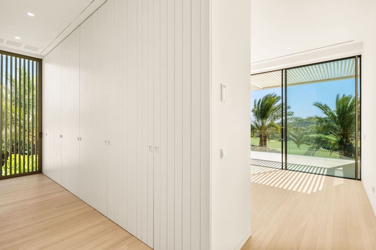 5 slaapkamer Villa te koop in Casares met zwembad garage - € 7.550.000 (Ref: 8382760)