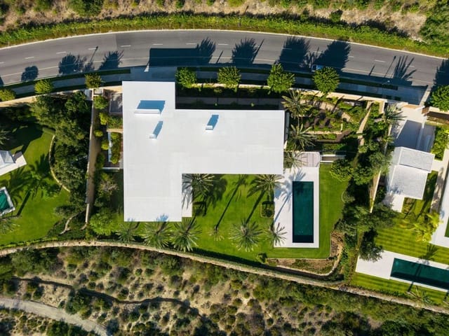 Chalet de 6 habitaciones en Casares Golf - Casares del Sol, Casares en venta con piscina garaje - 7.695.000 € (Ref: 8392565)