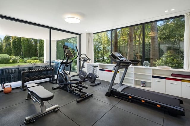 4 sypialnia Willa na sprzedaż w Marbesa, Marbella z basenem garażem - 4 950 000 € (Ref: 8445429)