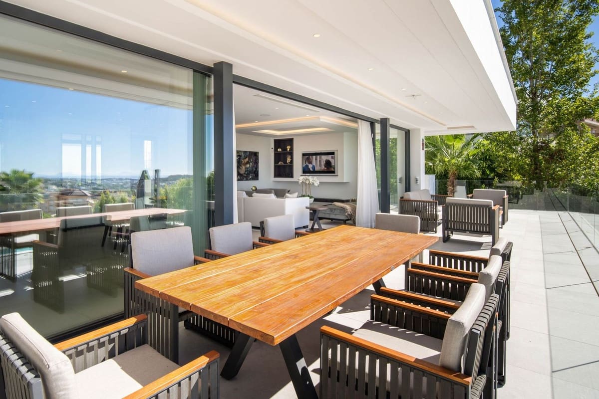 4 soveværelse Villa til salg i Nueva Andalucia med swimmingpool garage - € 3.250.000 (Ref: 8498651)