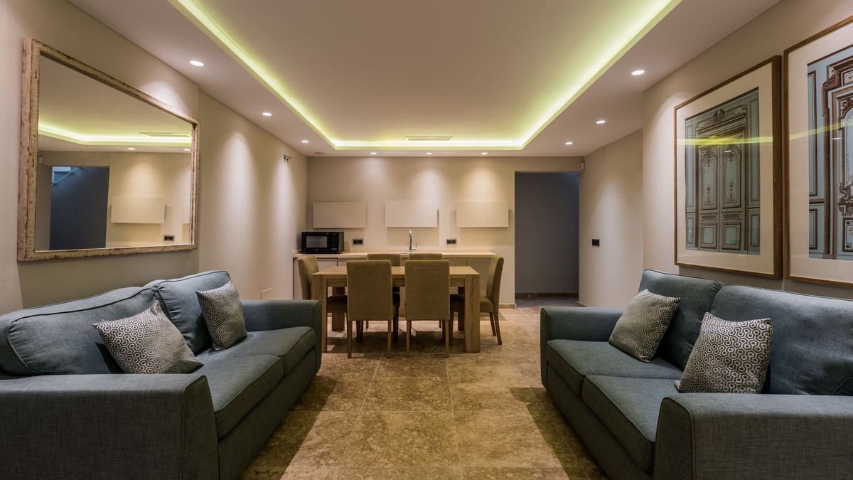 5 soveværelse Villa til salg i Nueva Andalucia med swimmingpool garage - € 2.500.000 (Ref: 8519027)