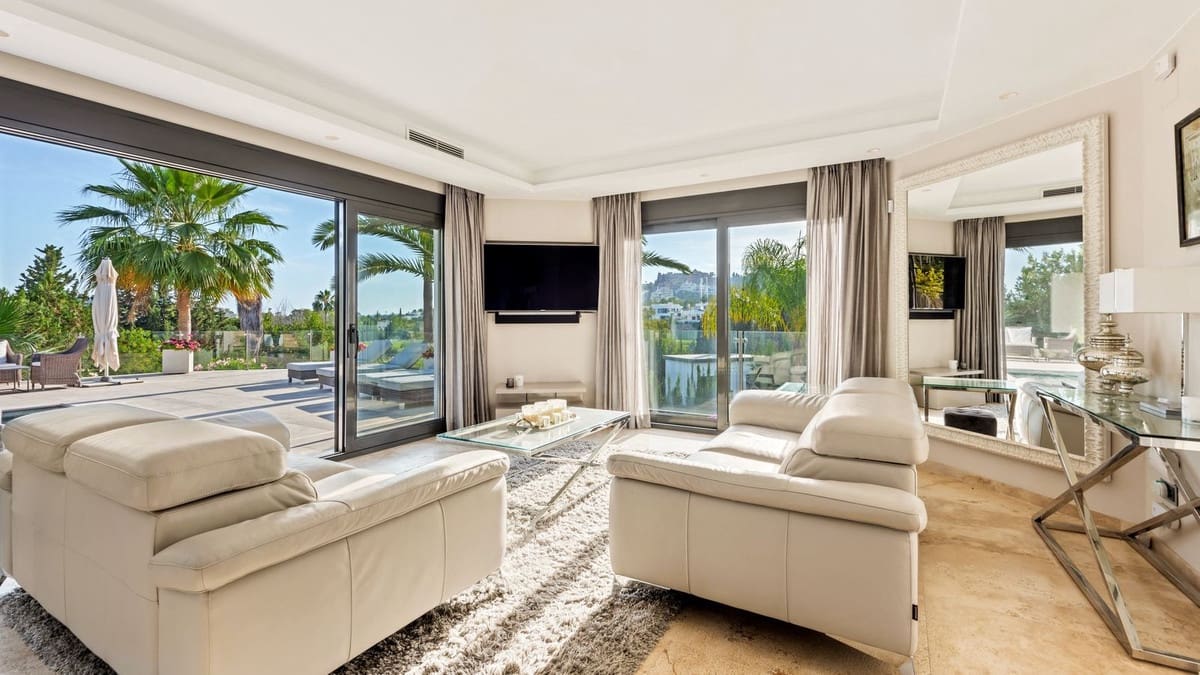 5 soveværelse Villa til salg i Nueva Andalucia med swimmingpool garage - € 2.500.000 (Ref: 8519027)