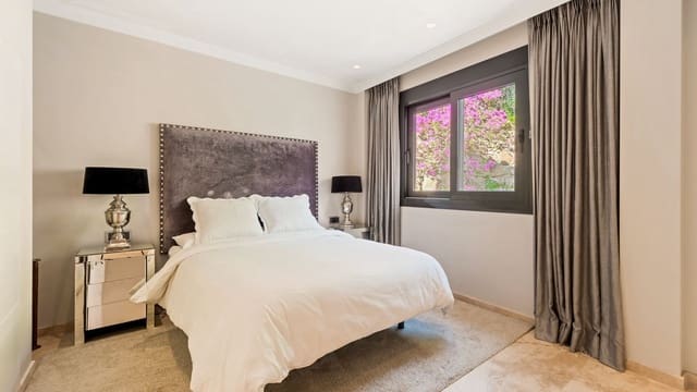 5 soverom Villa til salgs i Los Naranjos, Marbella med svømmebasseng garasje - € 2 500 000 (Ref: 8519027)