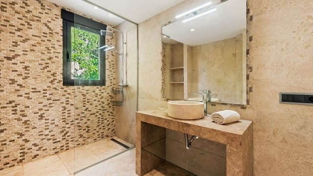 5 soverom Villa til salgs i Los Naranjos, Marbella med svømmebasseng garasje - € 2 500 000 (Ref: 8519027)