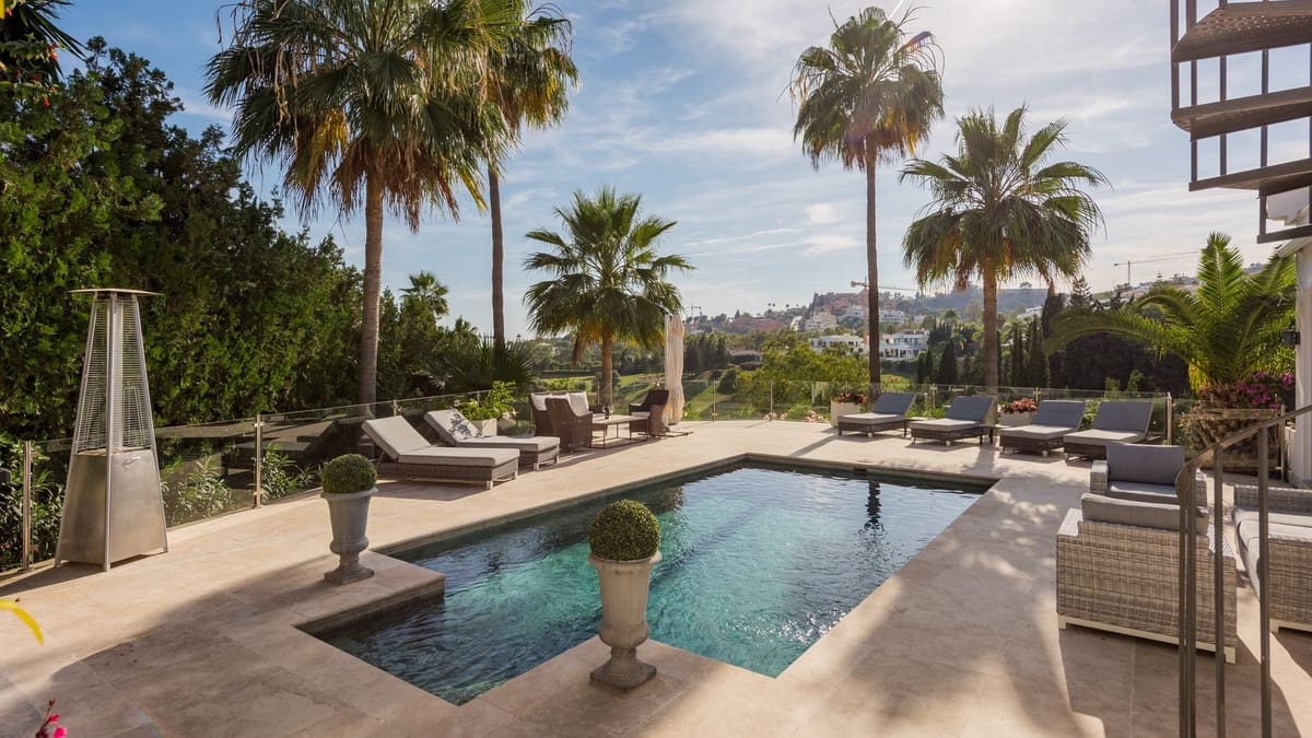 5 soveværelse Villa til salg i Nueva Andalucia med swimmingpool garage - € 2.500.000 (Ref: 8519027)