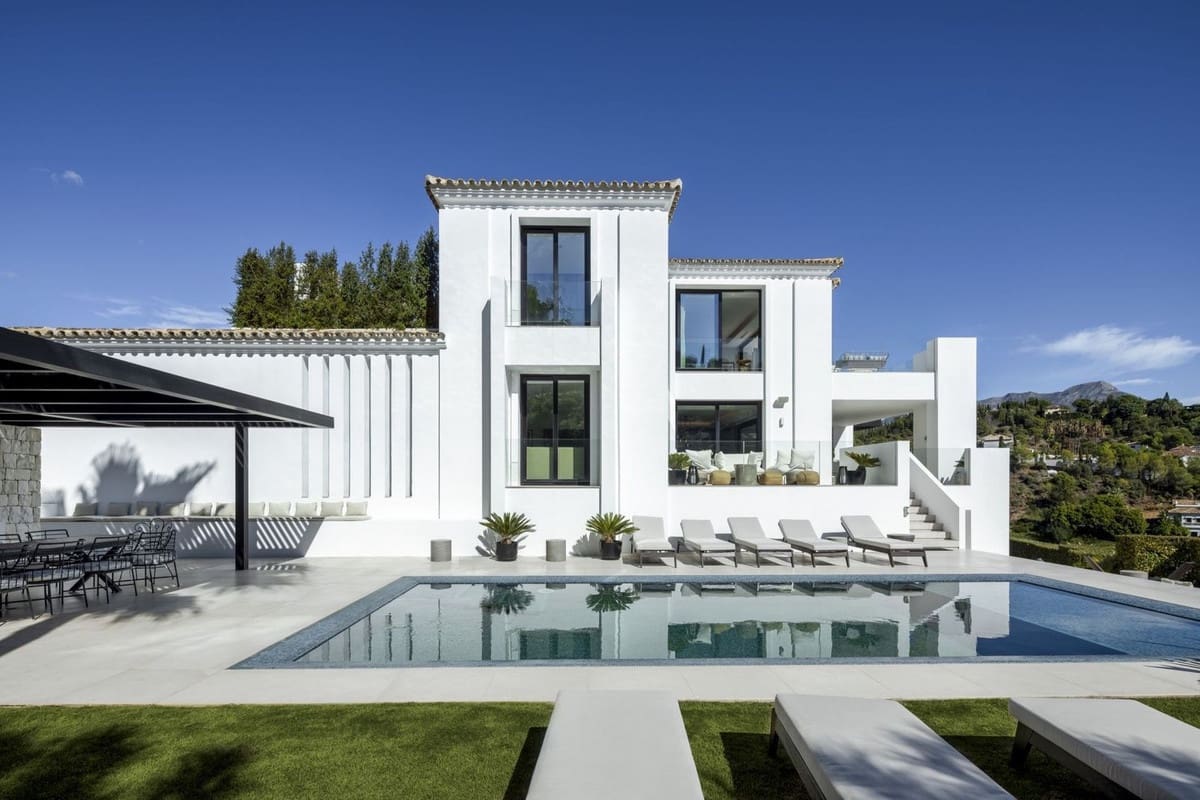 5 soverom Villa til salgs i El Madronal med svømmebasseng garasje - € 6 750 000 (Ref: 8529387)