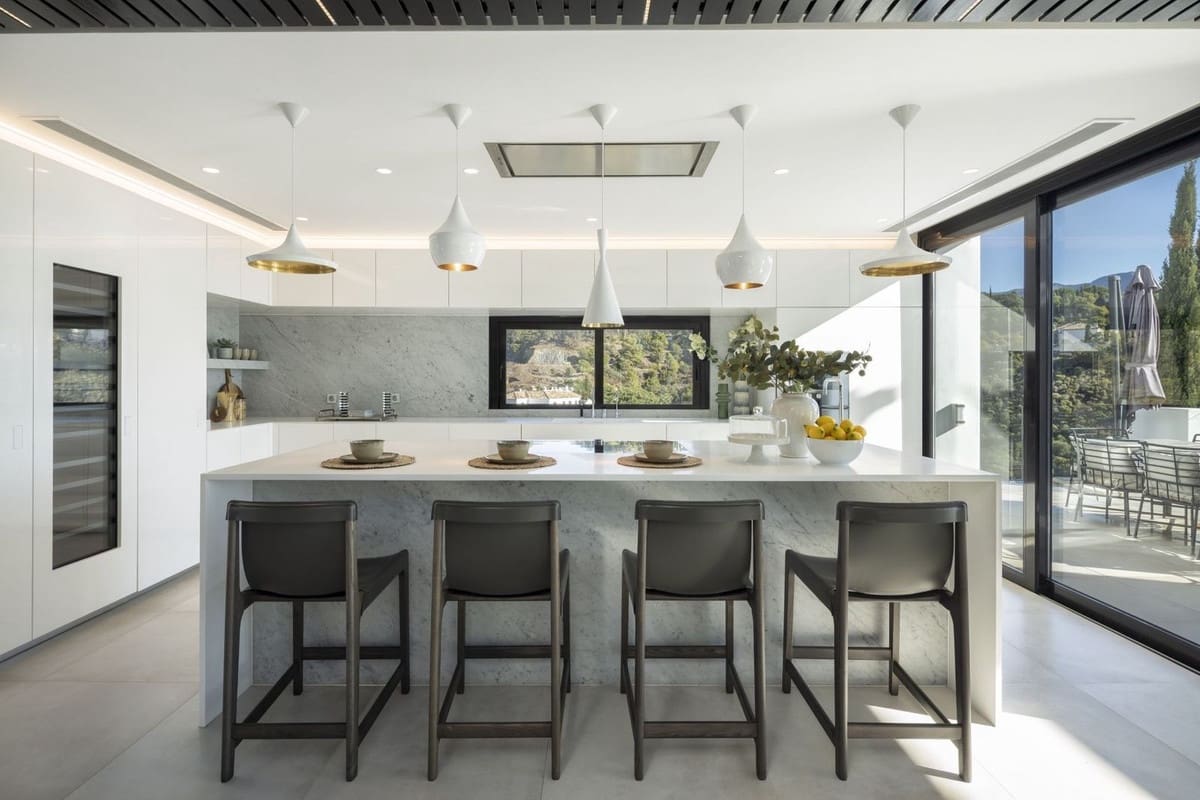 5 soverom Villa til salgs i El Madronal med svømmebasseng garasje - € 6 750 000 (Ref: 8529387)