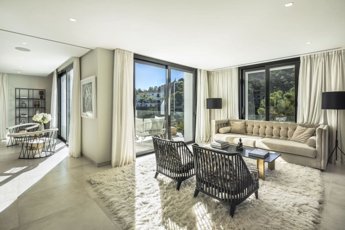 5 soverom Villa til salgs i El Madronal med svømmebasseng garasje - € 6 750 000 (Ref: 8529387)