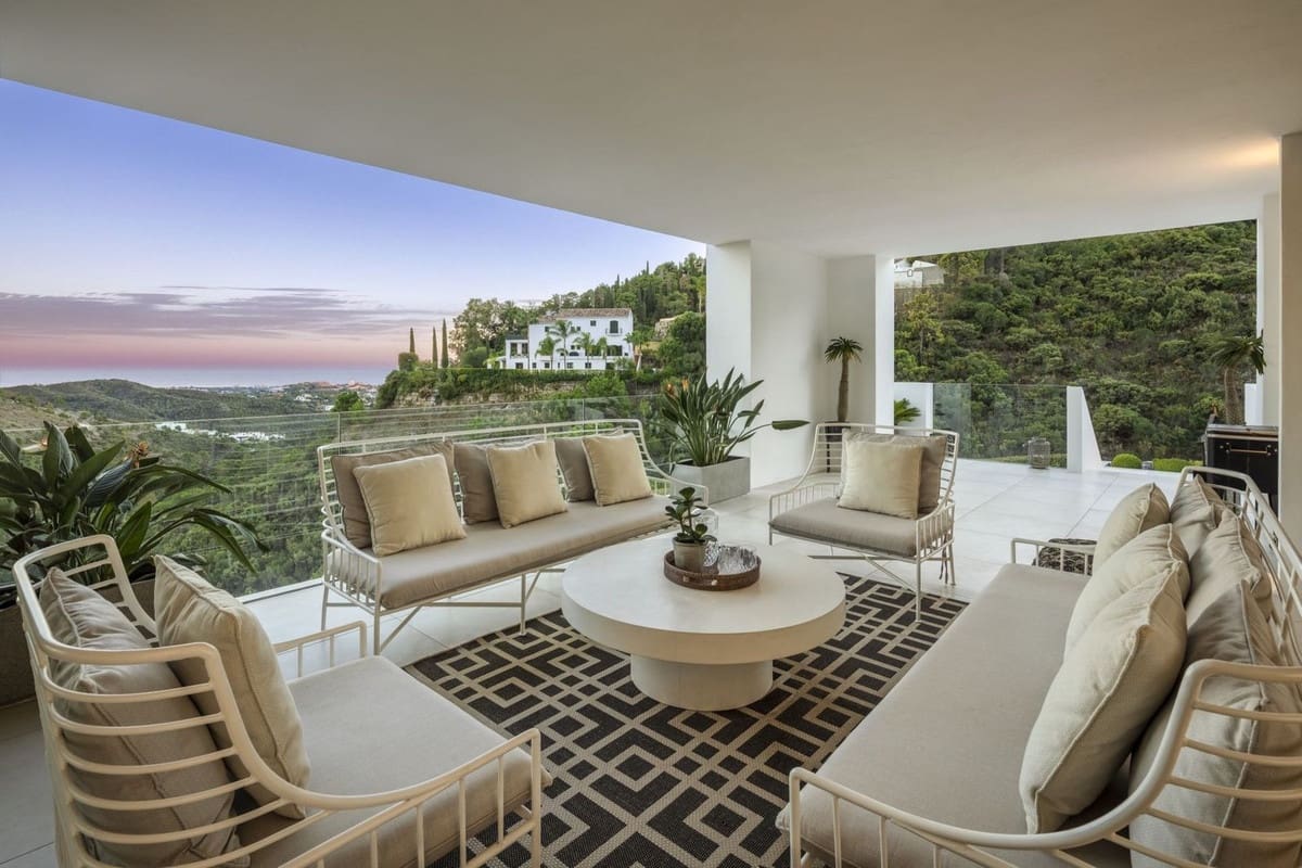 5 soverom Villa til salgs i El Madronal med svømmebasseng garasje - € 6 750 000 (Ref: 8529387)