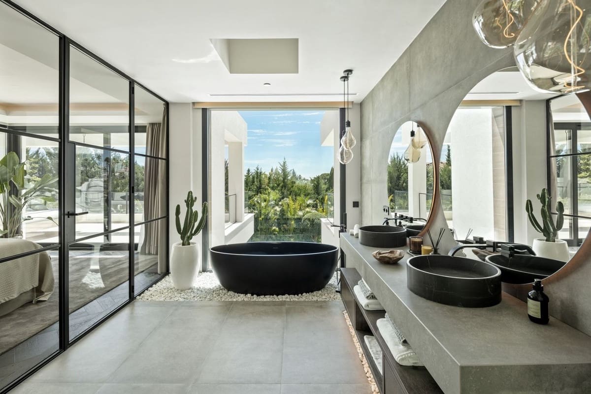 6 chambre Villa/Maison à vendre à Nueva Andalucia avec piscine garage - 6 750 000 € (Ref: 8529389)