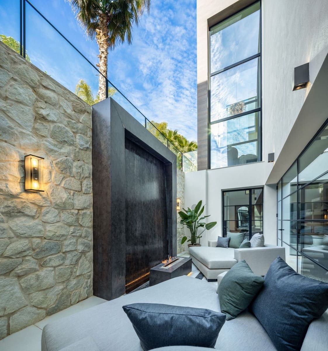 6 chambre Villa/Maison à vendre à Nueva Andalucia avec piscine garage - 6 750 000 € (Ref: 8529389)