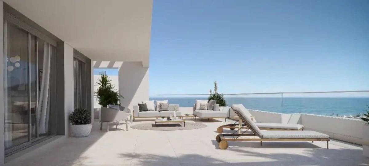 2 sypialnia Penthouse na sprzedaż w Estepona z basenem garażem - 483 000 € (Ref: 8576321)