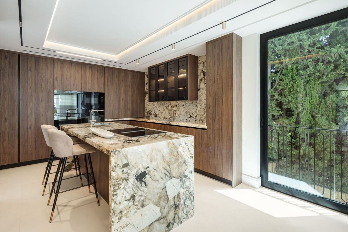 6 soveværelse Villa til salg i Marbella med swimmingpool garage - € 9.875.000 (Ref: 8582194)