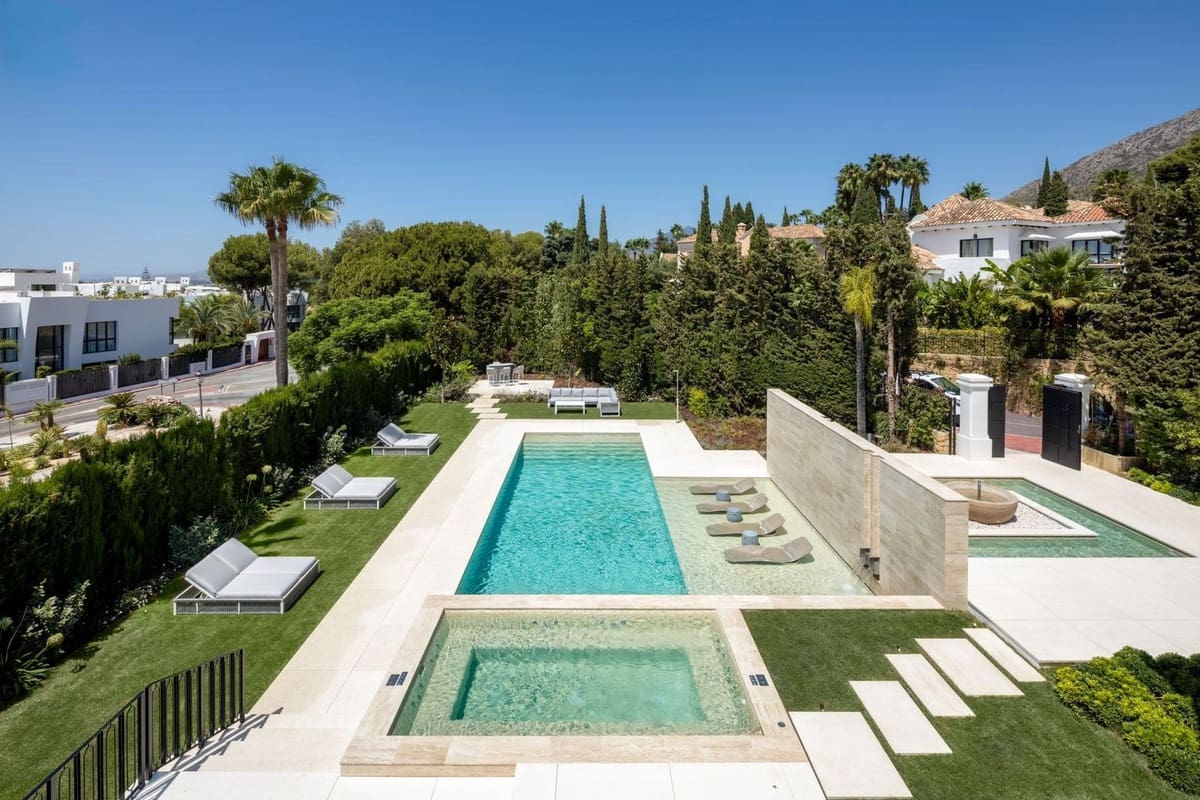 6 bedroom Villa for sale in Marbella with pool garage - € 9,875,000 (Ref: 8582194)