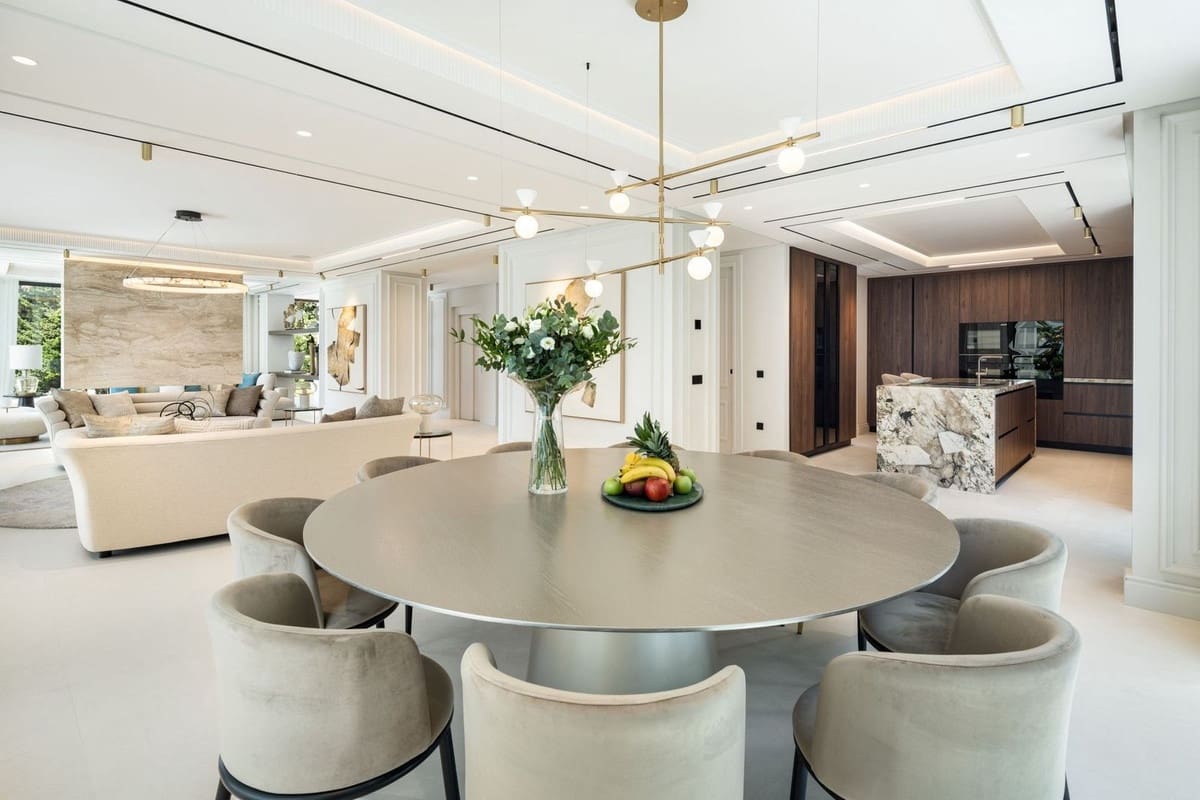 6 bedroom Villa for sale in Marbella with pool garage - € 9,875,000 (Ref: 8582194)