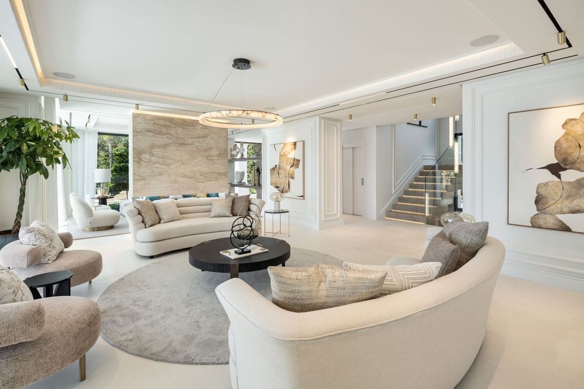 6 bedroom Villa for sale in Marbella with pool garage - € 9,875,000 (Ref: 8582194)