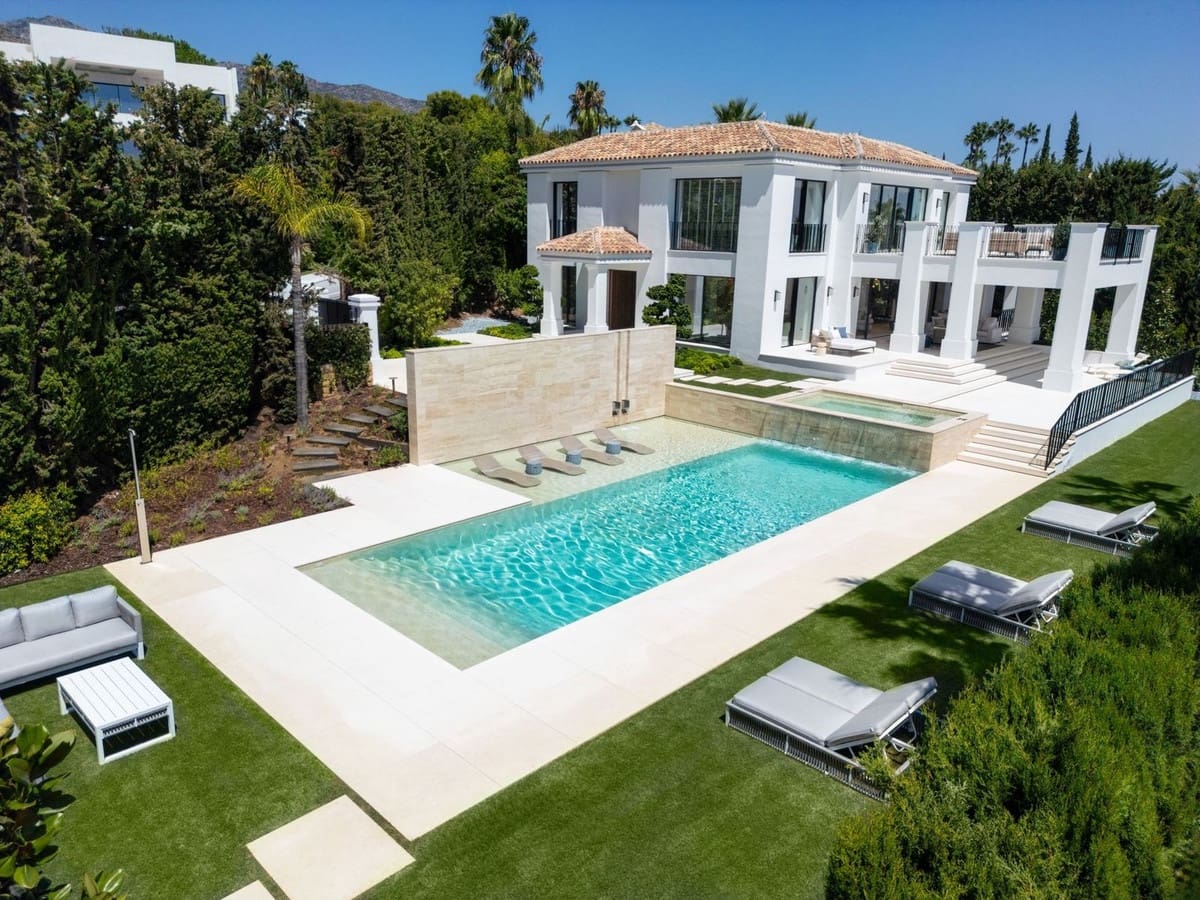 6 bedroom Villa for sale in Marbella with pool garage - € 9,875,000 (Ref: 8582194)