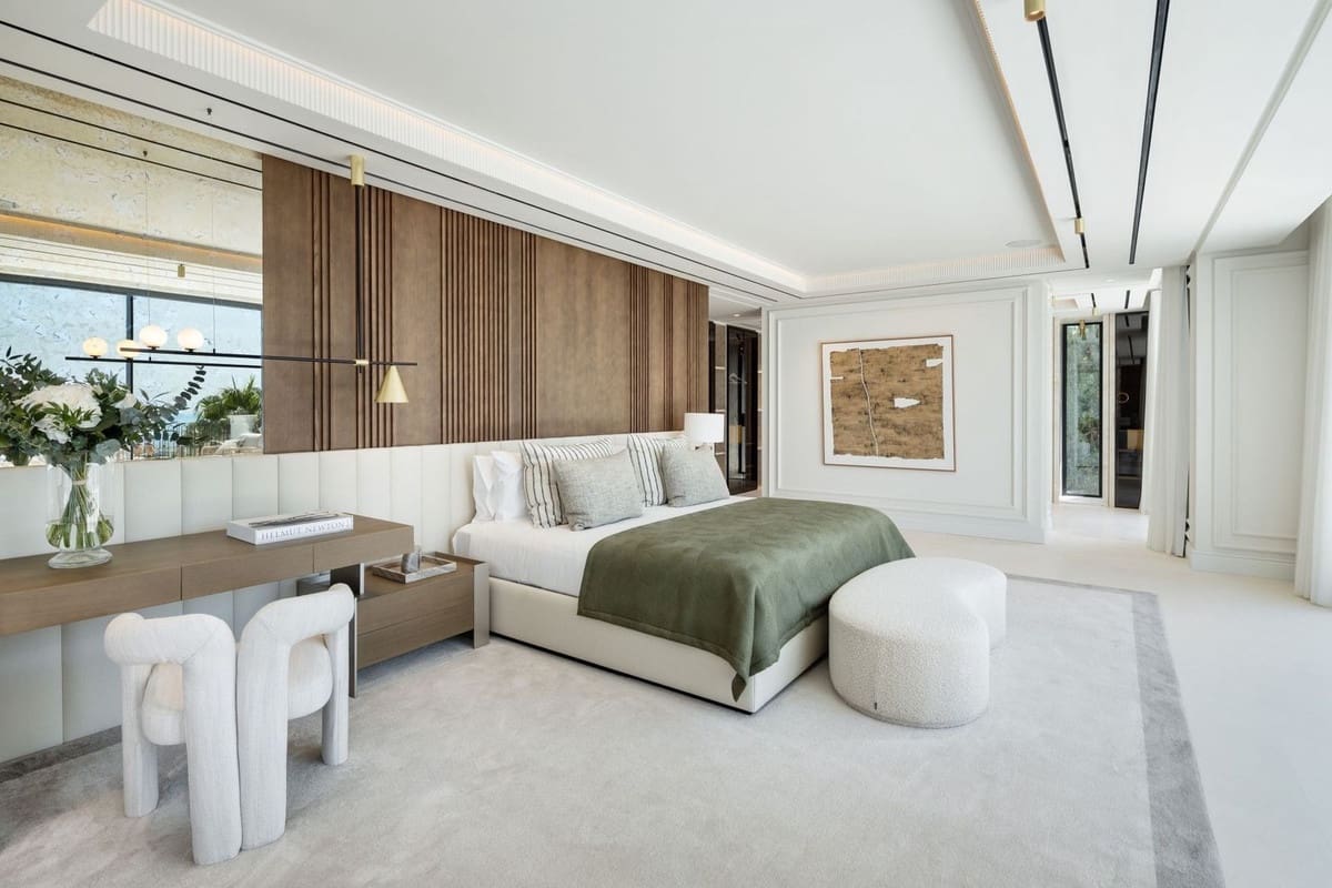 6 bedroom Villa for sale in Marbella with pool garage - € 9,875,000 (Ref: 8582194)