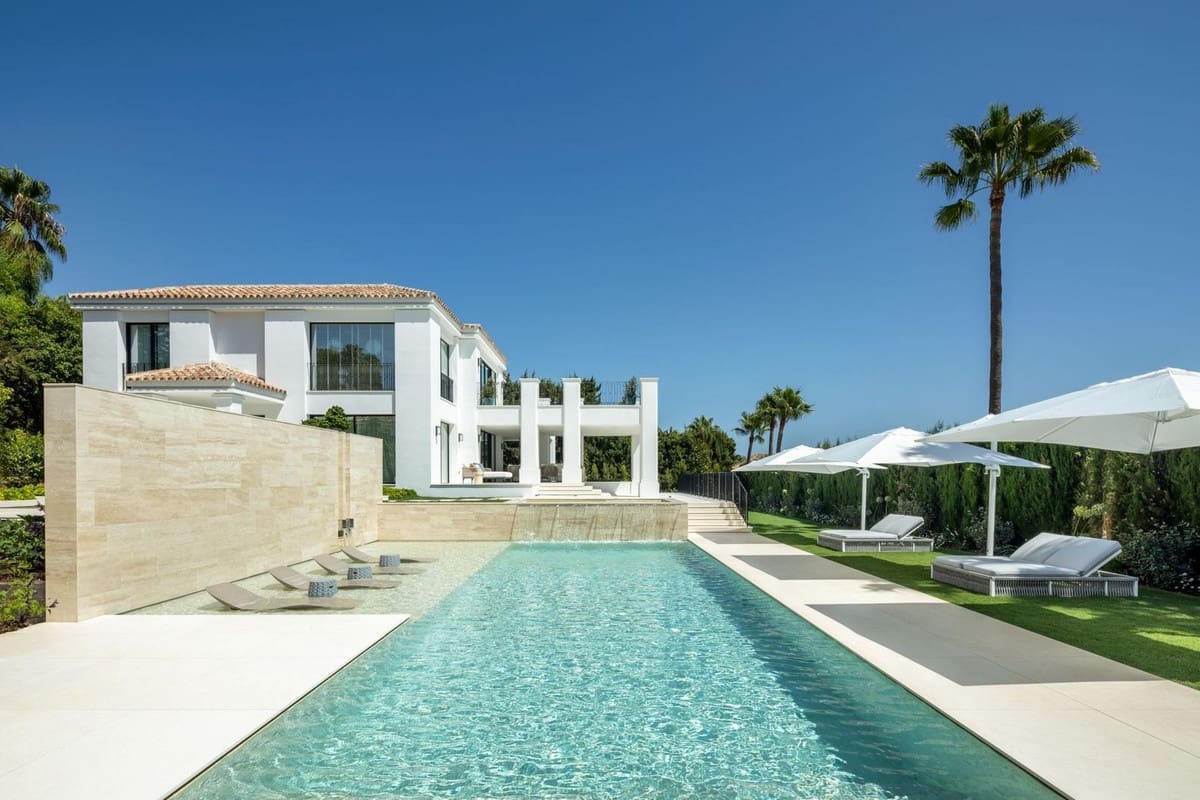 6 bedroom Villa for sale in Marbella with pool garage - € 9,875,000 (Ref: 8582194)