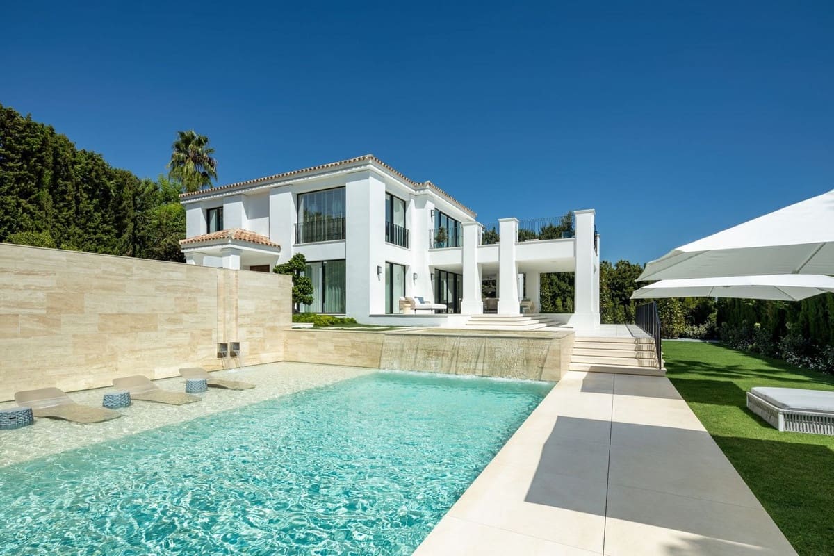 6 bedroom Villa for sale in Marbella with pool garage - € 9,875,000 (Ref: 8582194)