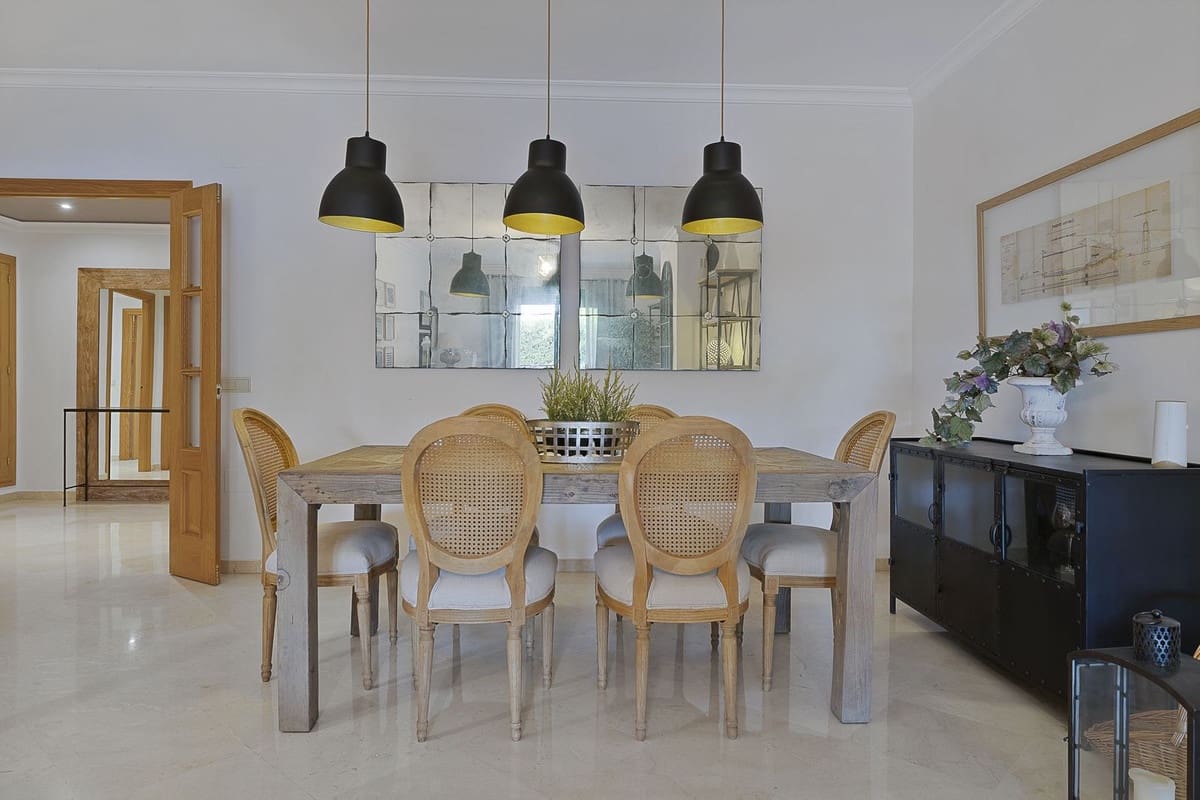 3 bedroom Apartment for sale in San Pedro de Alcantara with pool garage - € 639,000 (Ref: 8615039)