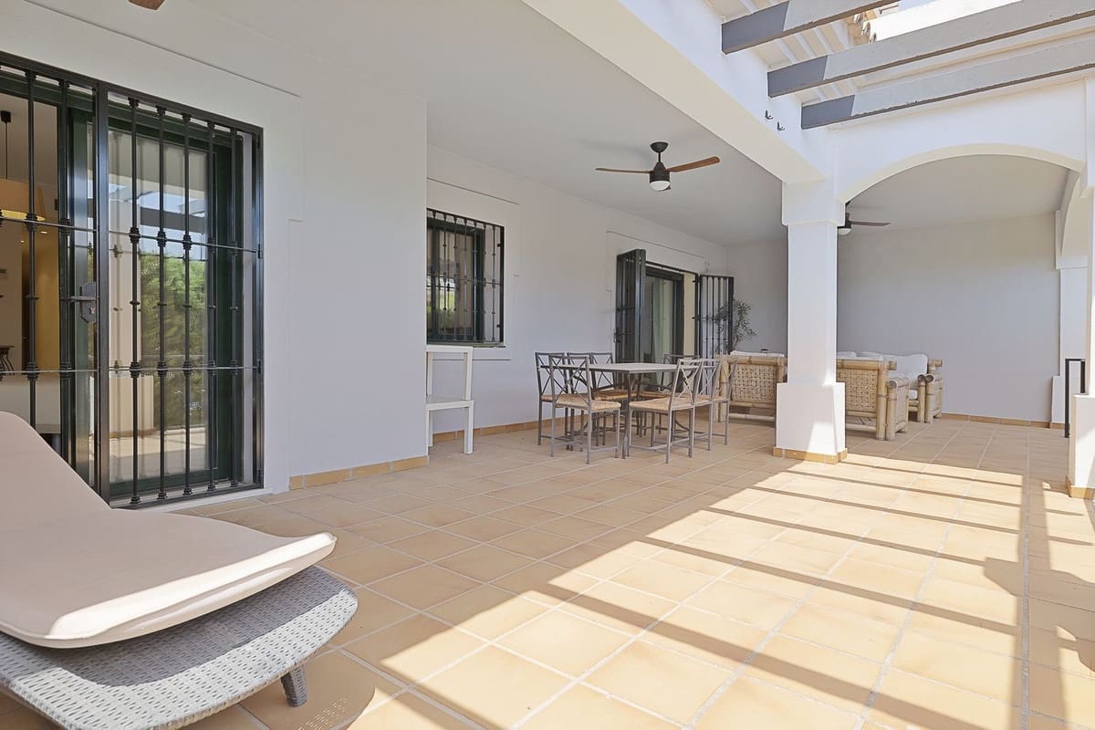 3 bedroom Apartment for sale in San Pedro de Alcantara with pool garage - € 639,000 (Ref: 8615039)