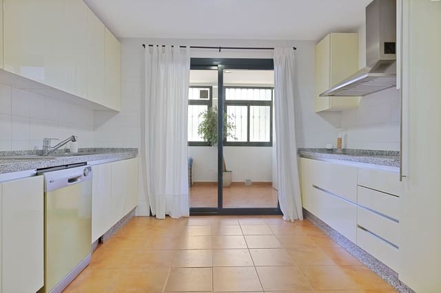 3 bedroom Apartment for sale in Nueva Alcántara, Marbella with pool garage - € 639,000 (Ref: 8615039)