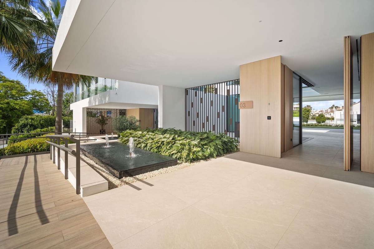 4 soveværelse Villa til salg i Golden Mile med swimmingpool garage - € 6.500.000 (Ref: 8648142)