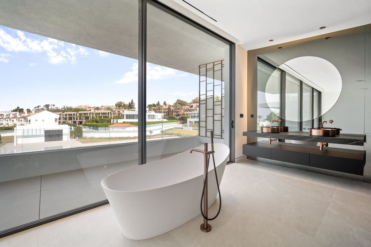 4 soveværelse Villa til salg i Golden Mile med swimmingpool garage - € 6.500.000 (Ref: 8648142)