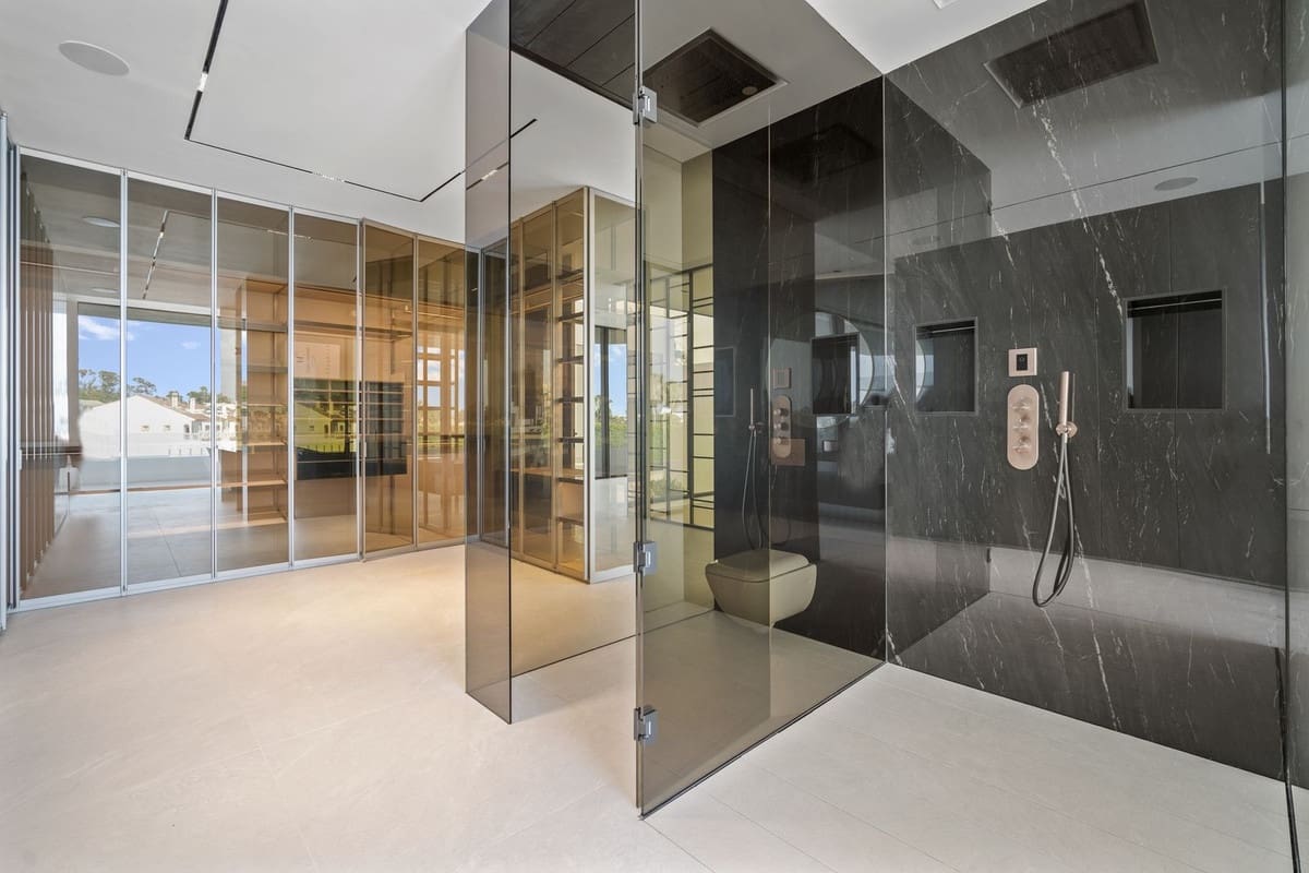 4 soveværelse Villa til salg i Golden Mile med swimmingpool garage - € 6.500.000 (Ref: 8648142)