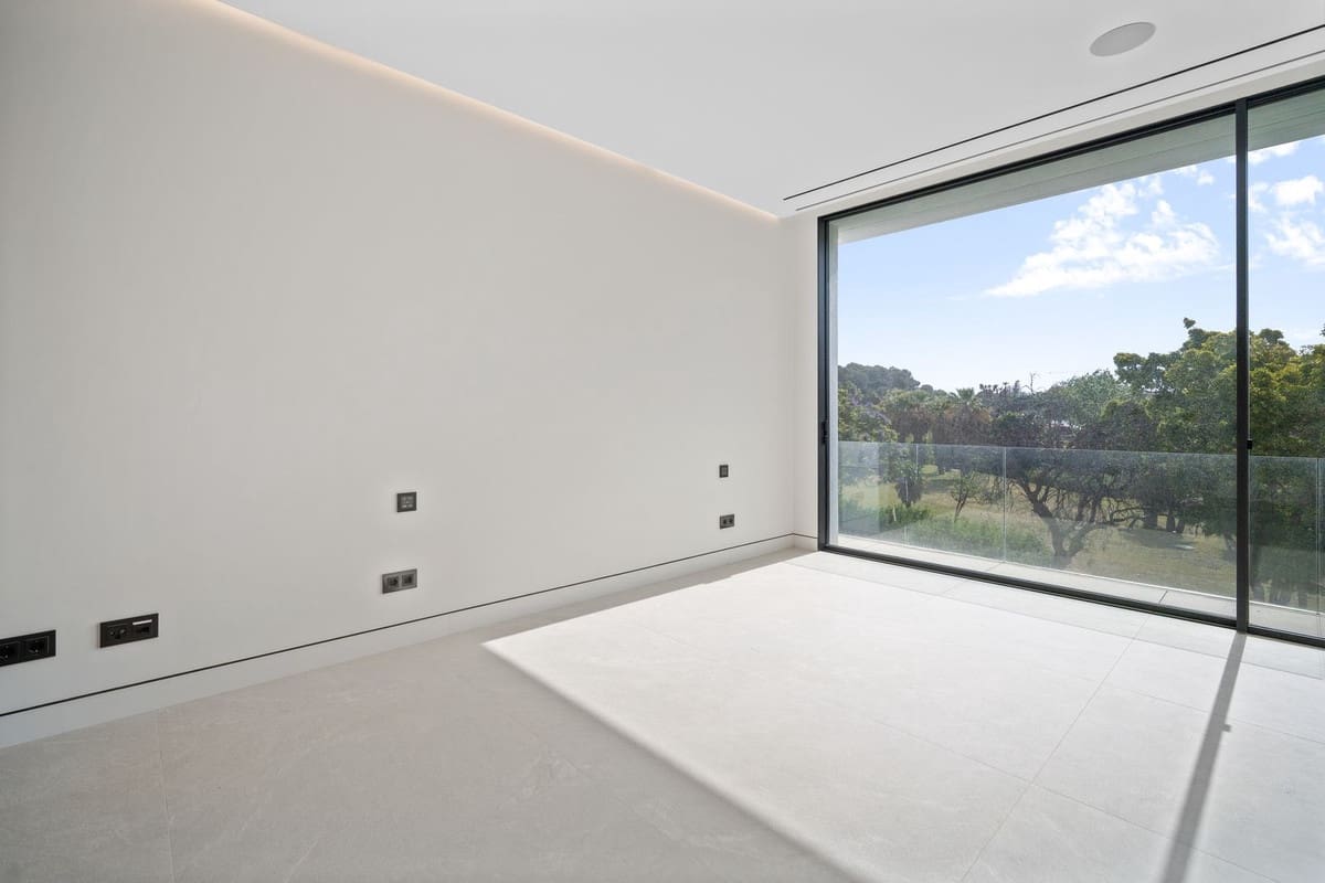 4 soveværelse Villa til salg i Golden Mile med swimmingpool garage - € 6.500.000 (Ref: 8648142)