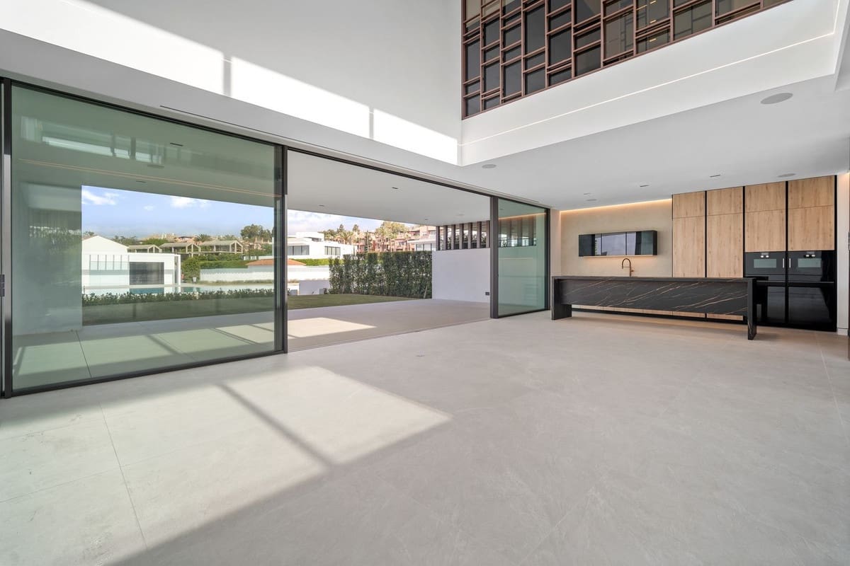 4 soveværelse Villa til salg i Golden Mile med swimmingpool garage - € 6.500.000 (Ref: 8648142)