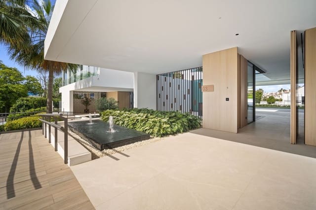 4 bedroom Villa for sale in Lomas De Marbella, Marbella with pool garage - € 6,500,000 (Ref: 8648142)
