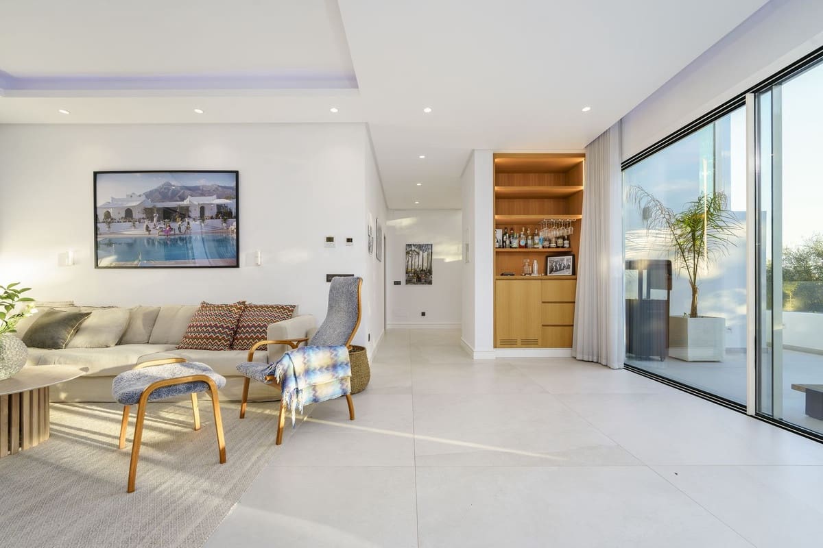 6 sypialnia Willa na sprzedaż w Nueva Andalucia z basenem garażem - 2 490 000 € (Ref: 8675629)