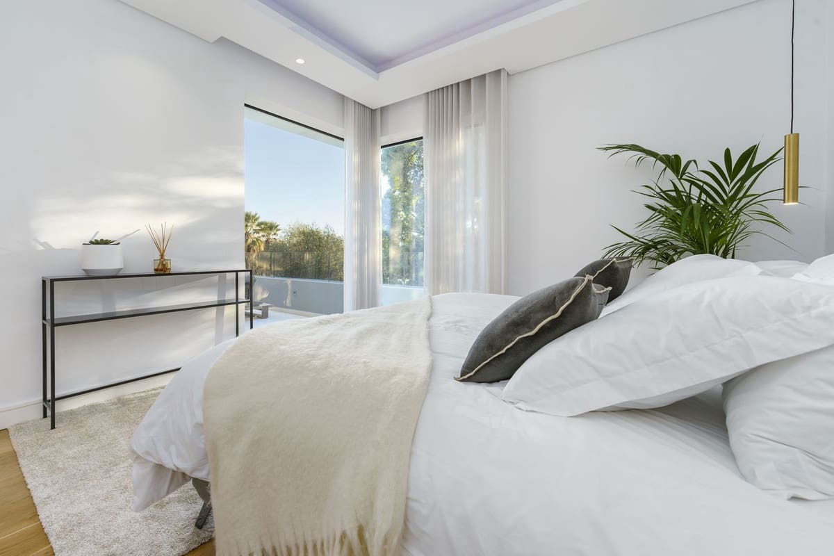 6 sypialnia Willa na sprzedaż w Nueva Andalucia z basenem garażem - 2 490 000 € (Ref: 8675629)