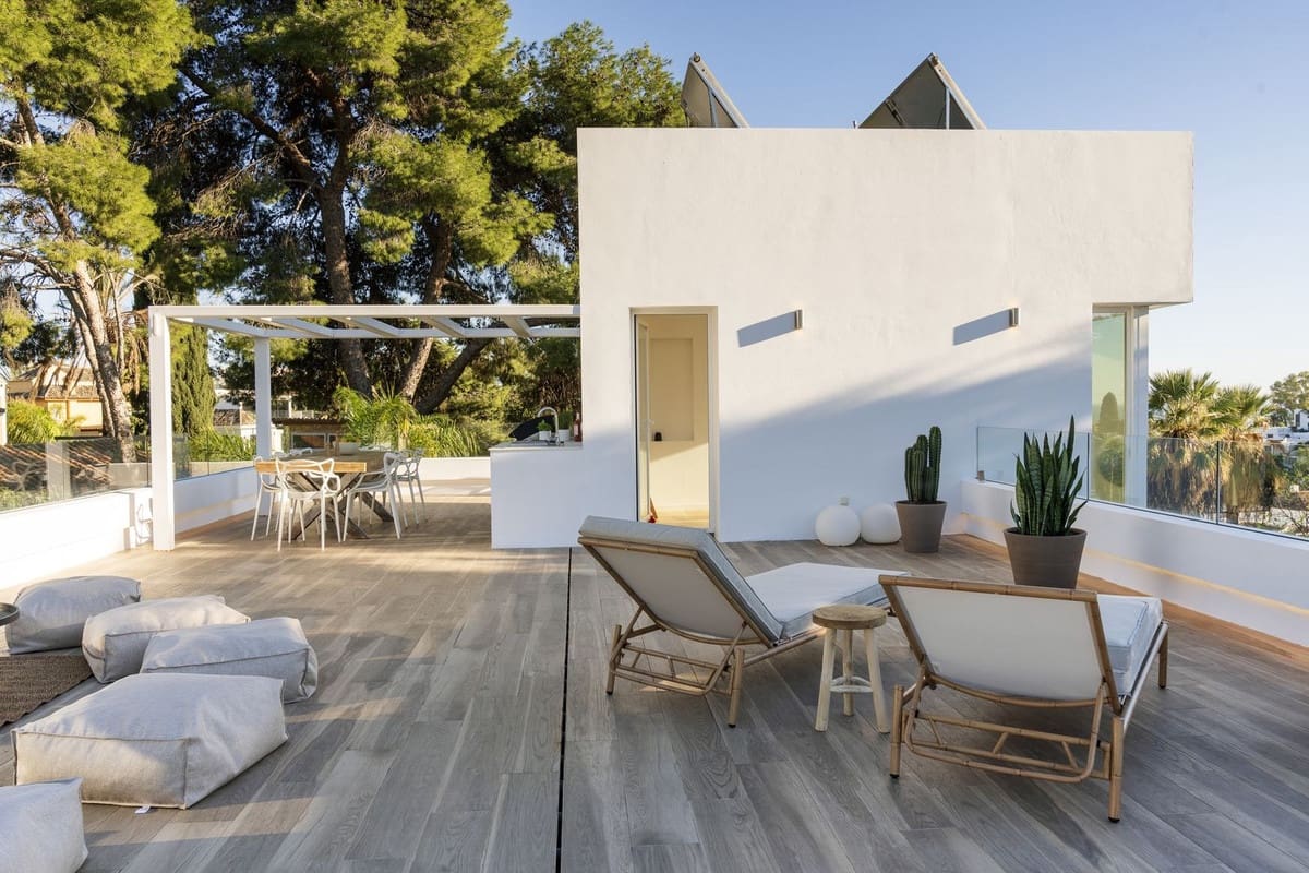 6 sypialnia Willa na sprzedaż w Nueva Andalucia z basenem garażem - 2 490 000 € (Ref: 8675629)