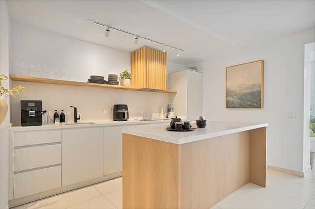Apartamento de 2 habitaciones en Sierra de Estepona - Avda. de Andalucía, Estepona en venta - 565.000 € (Ref: 8679647)