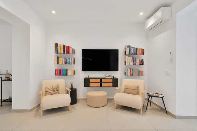 Apartamento de 2 habitaciones en Sierra de Estepona - Avda. de Andalucía, Estepona en venta - 565.000 € (Ref: 8679647)