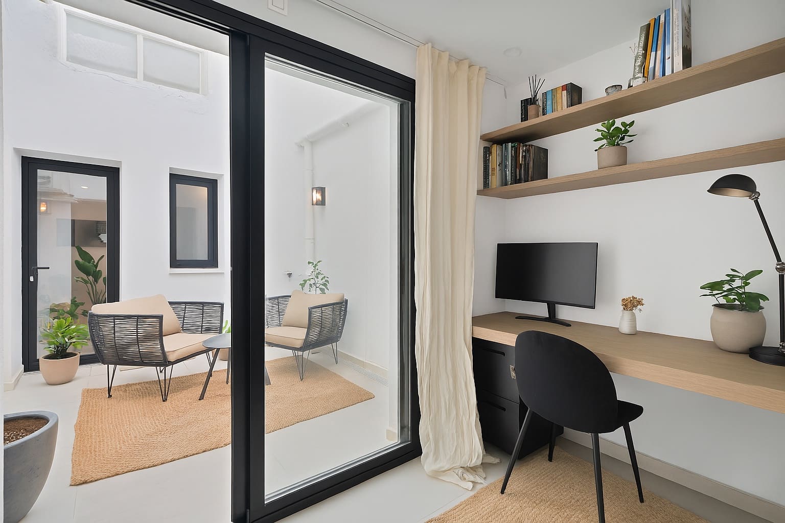 Apartamento de 2 habitaciones en Estepona en venta - 565.000 € (Ref: 8679647)