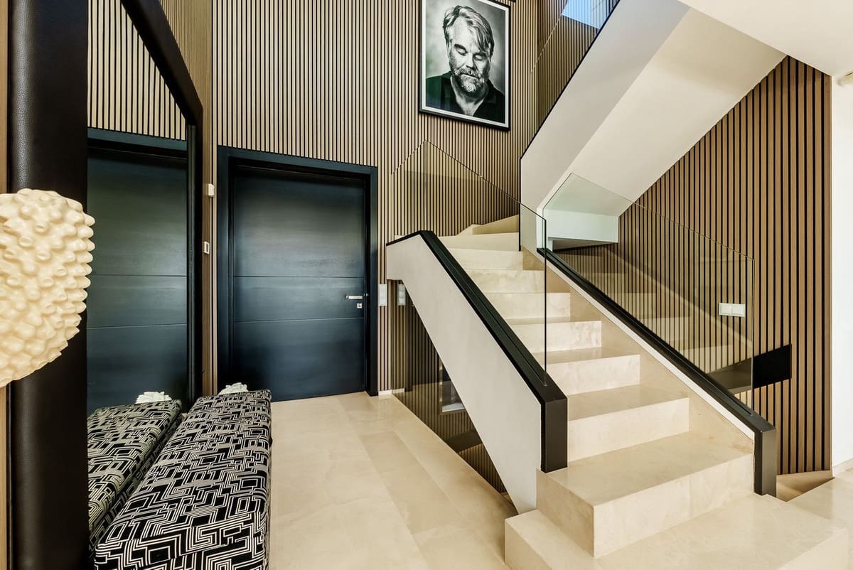 7 soverom Villa til salgs i Nueva Andalucia med svømmebasseng garasje - € 4 750 000 (Ref: 8747602)