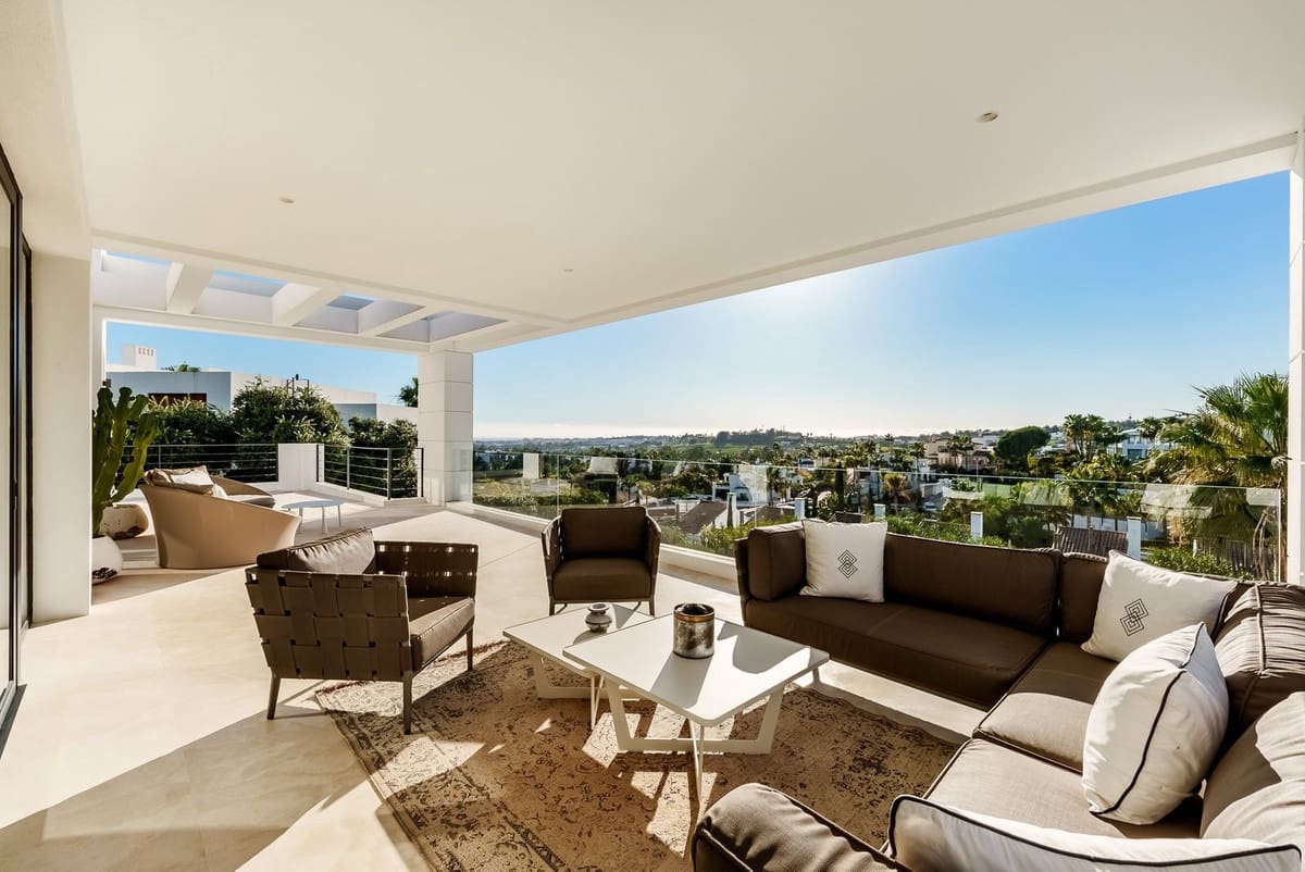 7 soverom Villa til salgs i Nueva Andalucia med svømmebasseng garasje - € 4 750 000 (Ref: 8747602)