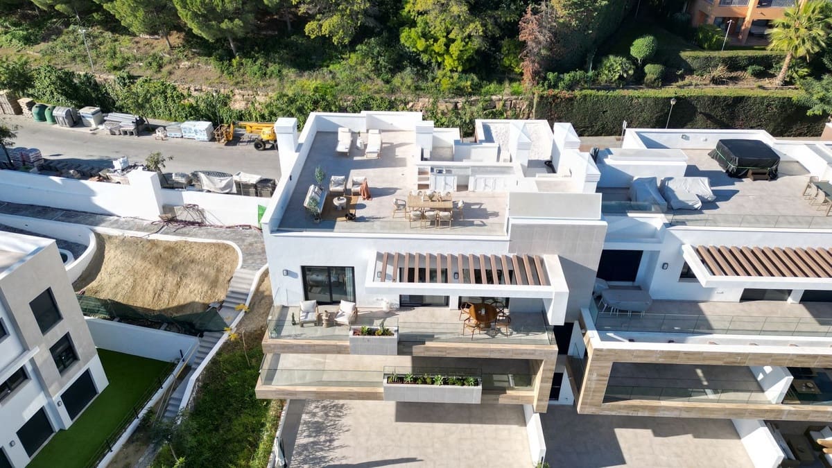 3 makuuhuone Kattohuoneisto myytävänä paikassa Estepona mukana uima-altaan 
autotalli - 999 000 € (Ref: 8757531)