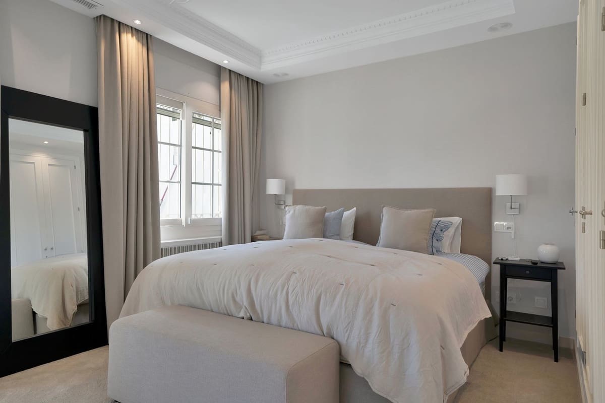 7 soverom Villa til salgs i Puerto Banus med svømmebasseng garasje - € 2 395 000 (Ref: 8885864)