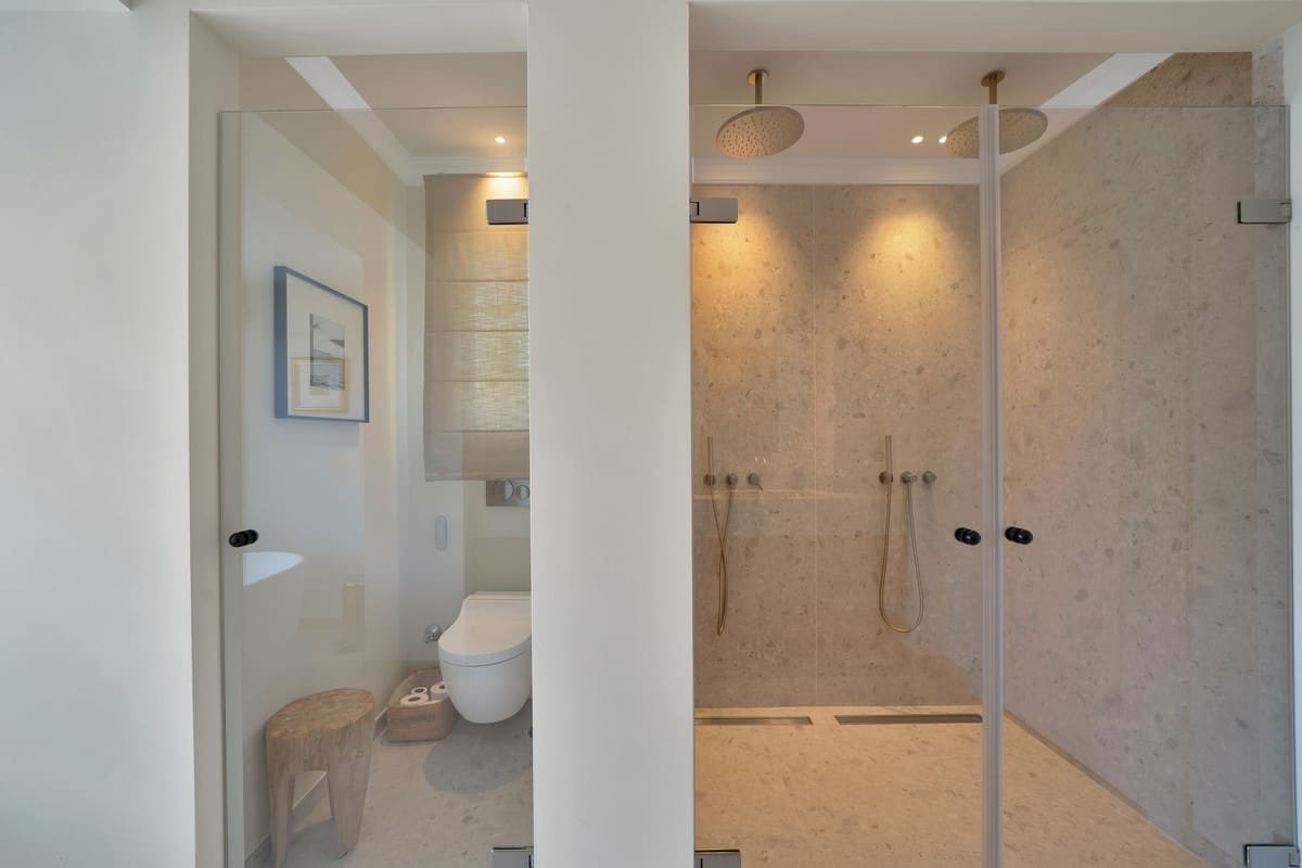 7 soverom Villa til salgs i Puerto Banus med svømmebasseng garasje - € 2 395 000 (Ref: 8885864)